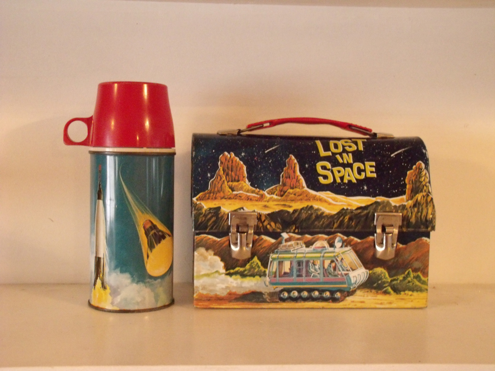http://www.greatestcollectibles.com/wp-content/uploads/2012/05/1967-Lost-in-Space.jpg
